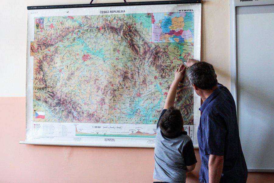 Ile zarabiają nauczyciele w Czechach?