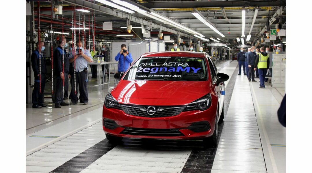 Ostatnią astrę wyprodukowano w gliwickim Oplu 30 listopada.  Kto i jakie samochody będzie tam produkował i jak dostać pracę w nowych zakładach?