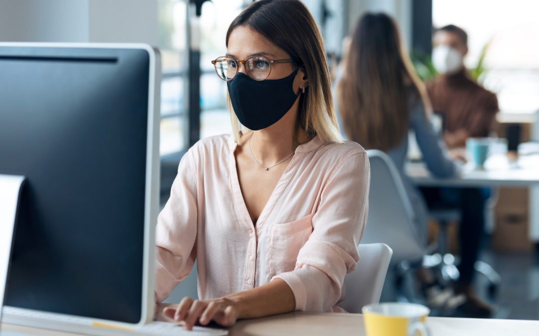 COVID-19 nadal w trójce największych zagrożeń dla firm, choć nie wpływa na ciągłość prac