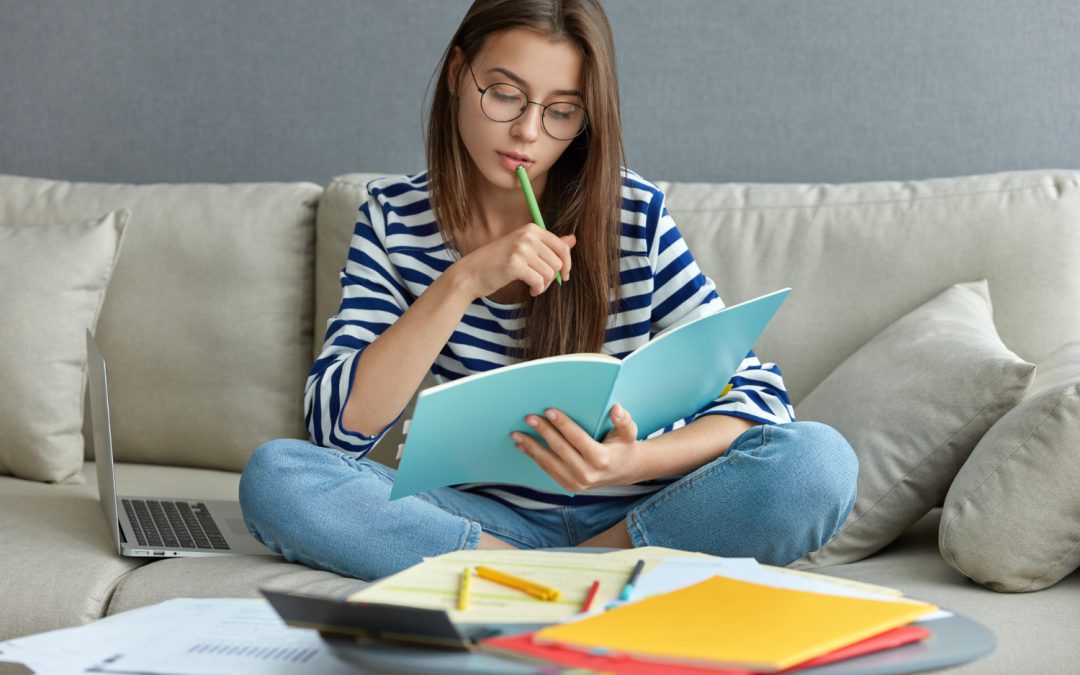 Studenci nie znajdą pracy? Wakatów ubywa, a te dostępne nie są dla nich