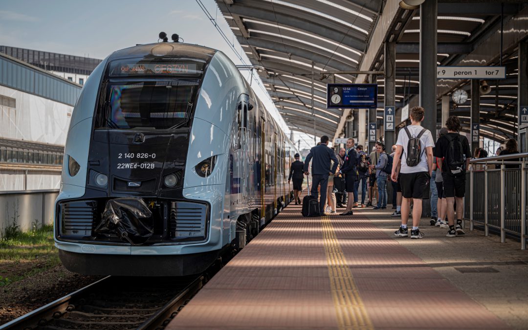 Koleje Śląskie szukają maszynistów i mechaników