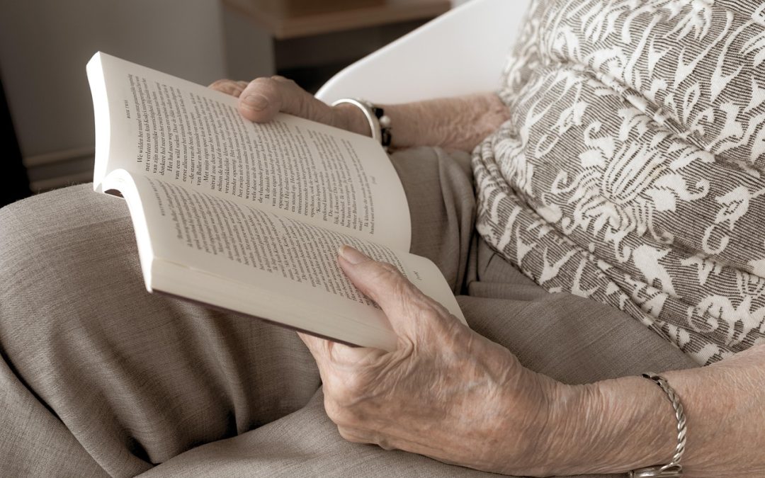 Praca opiekunki osób starszych – na co zwrócić uwagę przed wyjazdem