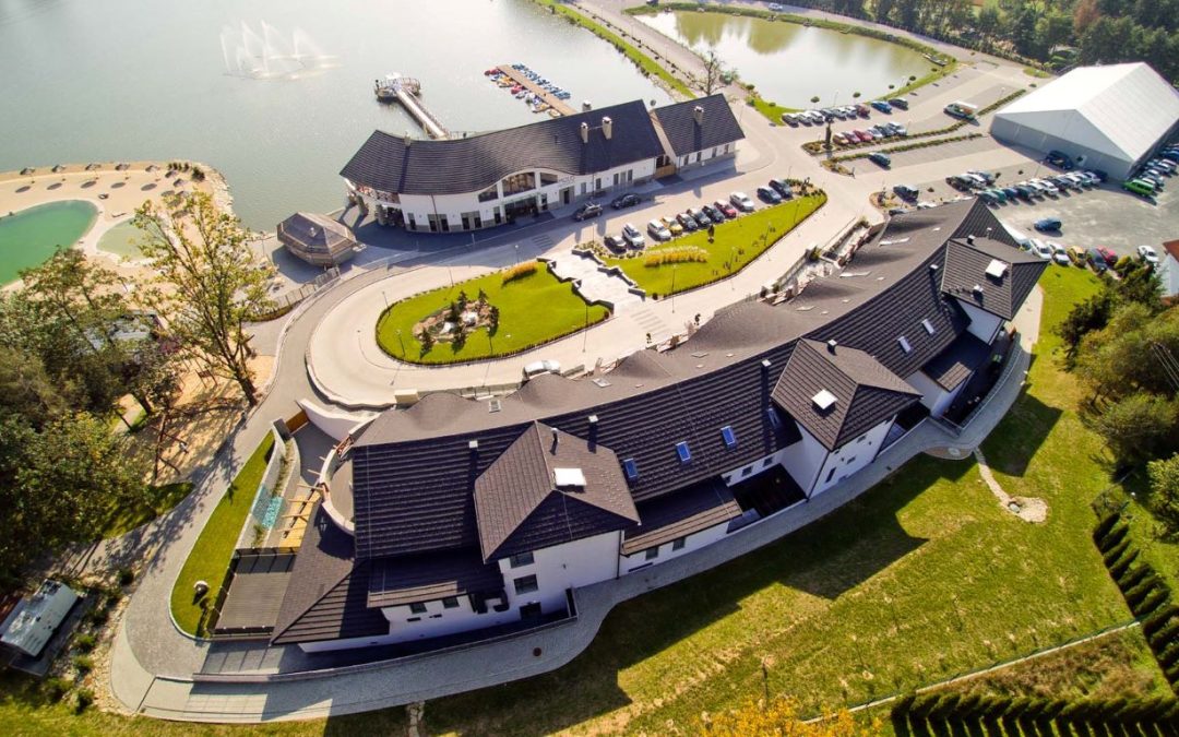 Gdzie zorganizować konferencje i szkolenia w Małopolsce? Poznaj hotel dla biznesu Molo Resort w Osieku