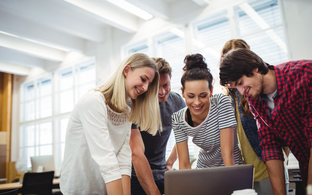 86% pracowników pracowało z pokoleniem Z, ale 56% wątpi w ich lojalność