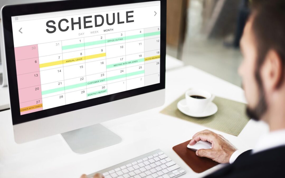 Jak bilansować czas pracy w rocznym okresie rozliczeniowym? Przestoje i szczyty pod kontrolą